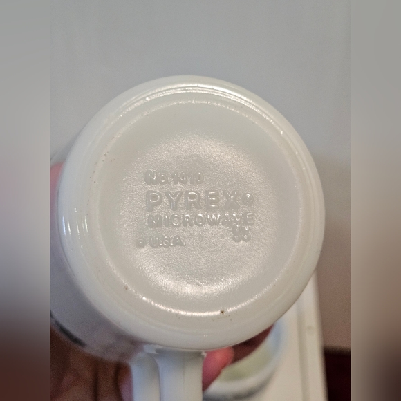 Vintage PYREX Old Town blue 5 piece set. Includes 4 mugs and 1 creamer - Picture 7 of 13